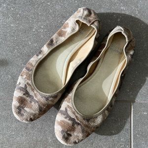 Stuart Weitzman Camouflage Linen Ballet Flat